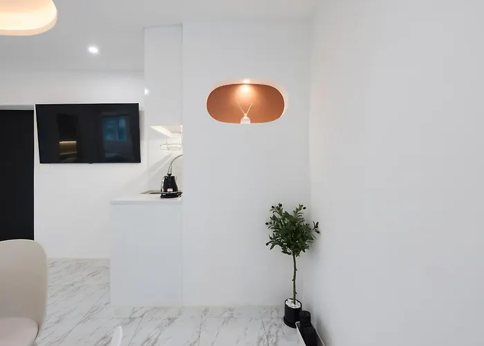 Beautiful Interior In Hongdae Area 2bedroom