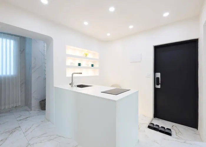 Beautiful Interior In Hongdae Area 2bedroom ゲストハウス 3*